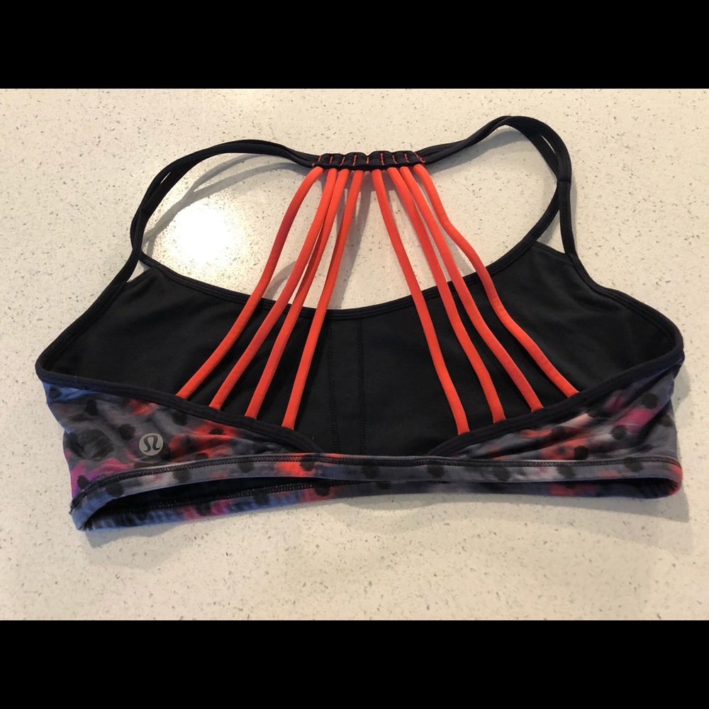 Lululemon sports bra. Sz 6. Great condition! - Picture 2 of 2